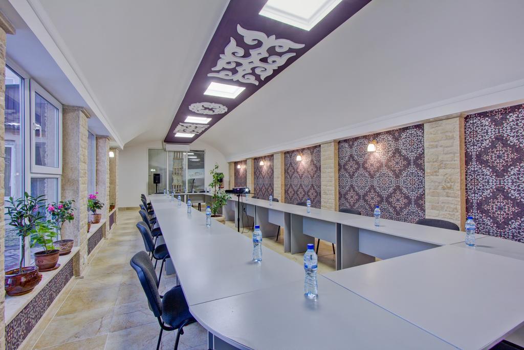 Kausar Hotel 比什凯克 外观 照片